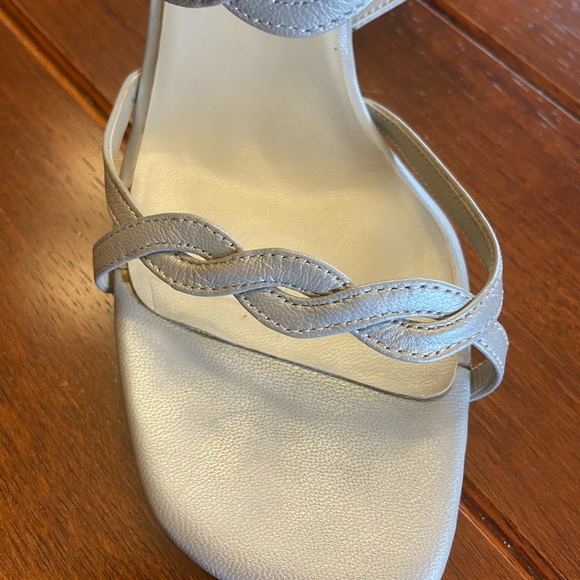 Size 8 light silver/grey dressy heels SALE❗️ - Picture 5 of 7